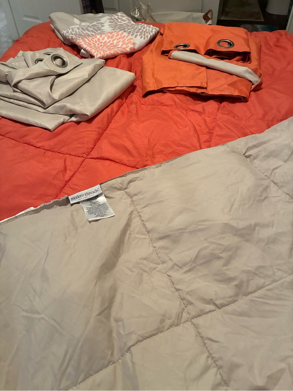 Reversible Orange and Beige Comforter Set (Queen)